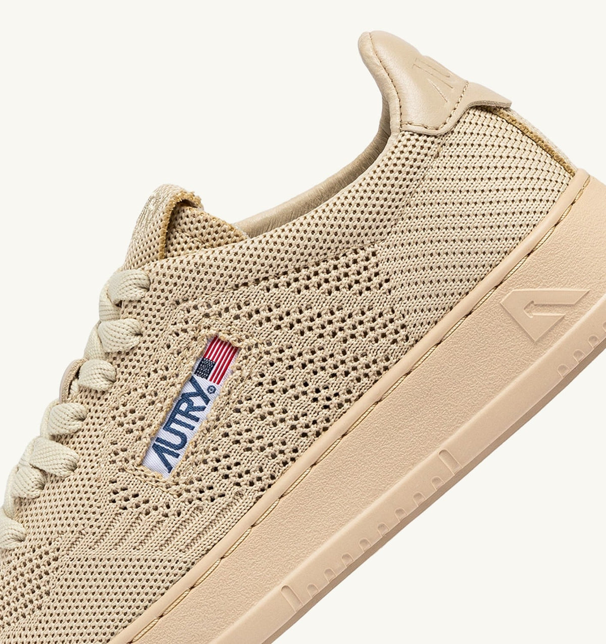 MEDALIST EASEKNIT LOW SNEAKERS IN CREME BRULEE KNIT - AUTRY Quality
