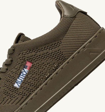 MEDALIST EASEKNIT LOW SNEAKERS IN COVERT GREEN KNIT - AUTRY Classic
