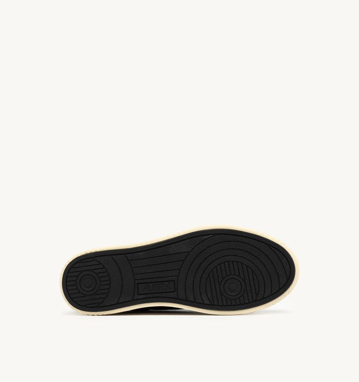 EASEKNIT MEDALIST LOW SNEAKERS IN BLACK COLOR KNIT - AUTRY Essential