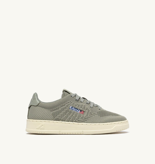 MEDALIST EASEKNIT LOW SNEAKERS IN SEA GRASS KNIT - AUTRY Everyday
