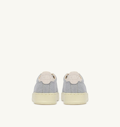 MEDALIST EASEKNIT LOW SNEAKERS IN SILVER-TONE KNIT - AUTRY Quality