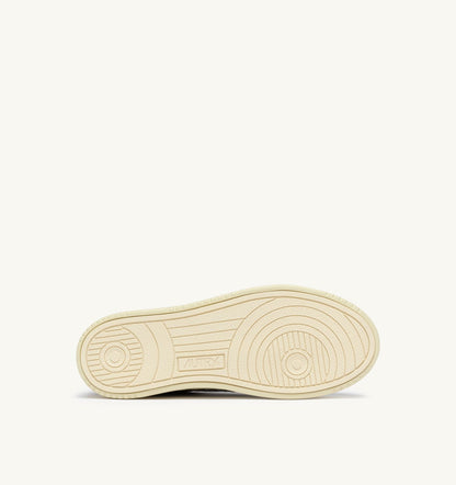 MEDALIST EASEKNIT LOW SNEAKERS IN SILVER-TONE KNIT - AUTRY Quality