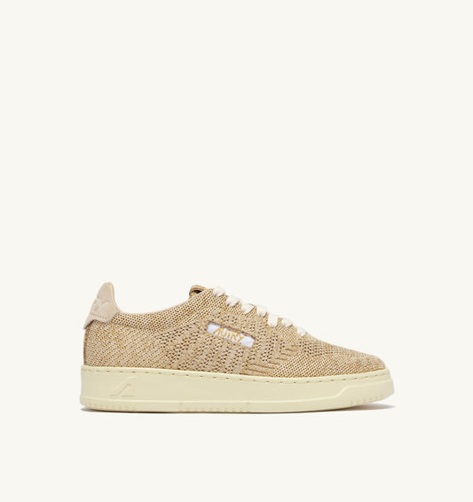 MEDALIST EASEKNIT LOW SNEAKERS IN PLATINUM KNIT - AUTRY Classic