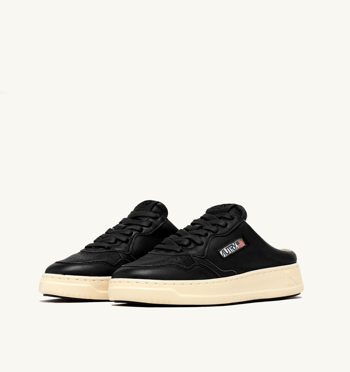 MEDALIST MULE SNEAKERS IN NAPA LEATHER COLOR BLACK - AUTRY Classic