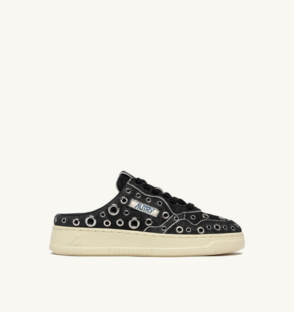 MEDALIST MULE SNEAKERS IN BLACK LEATHER WITH STUDDED DETAILS - AUTRY Essential