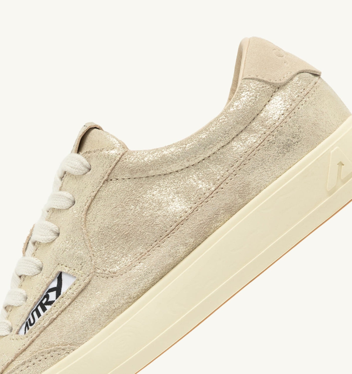 WINDSCAPE LOW SNEAKERS IN PLATINUM AND SAND LAMINATED SUEDE - AUTRY Value