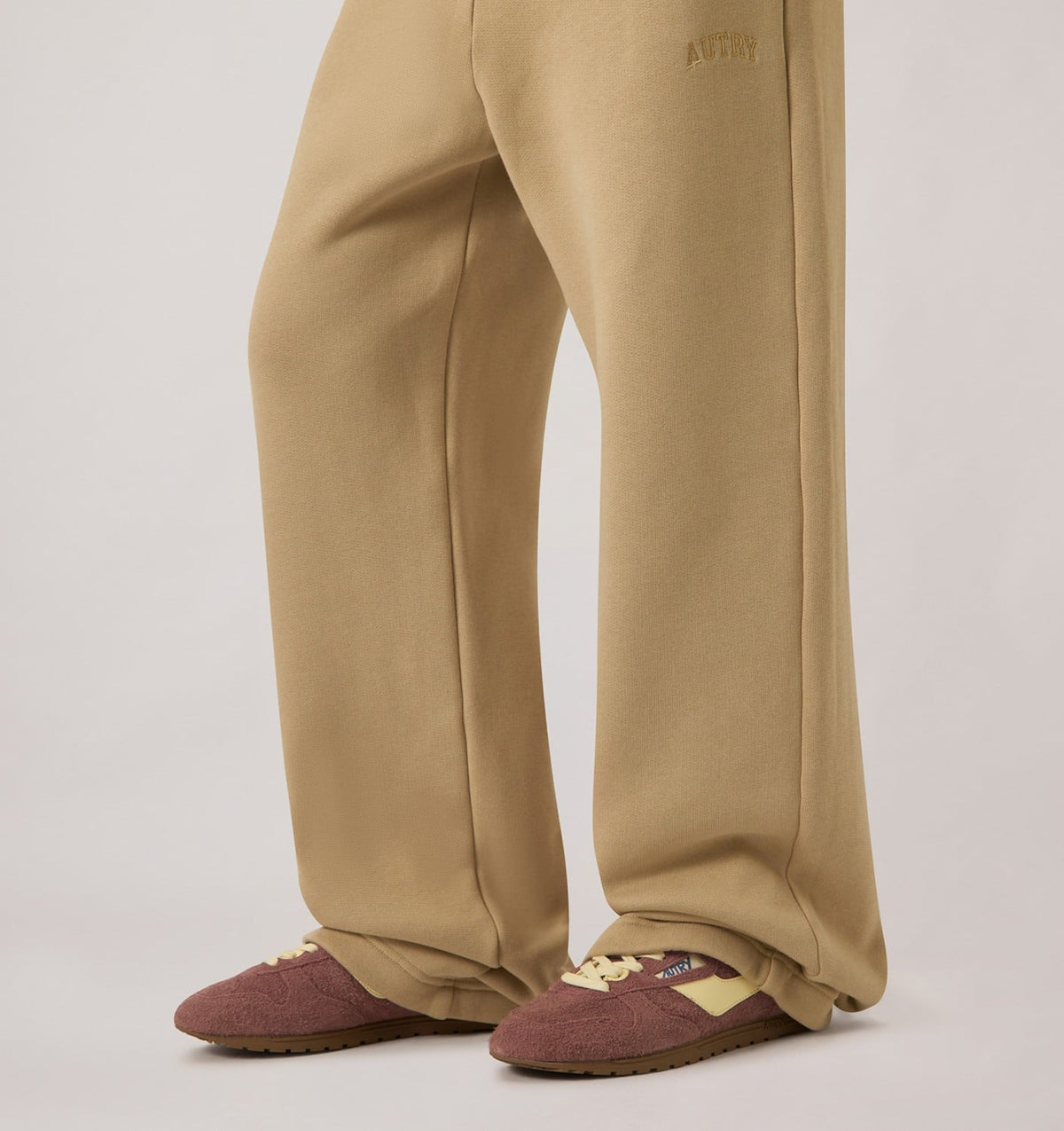 WINDSPIN SNEAKERS IN CHIANTI AND RUTABAGA SUEDE AND LEATHER - AUTRY Quality