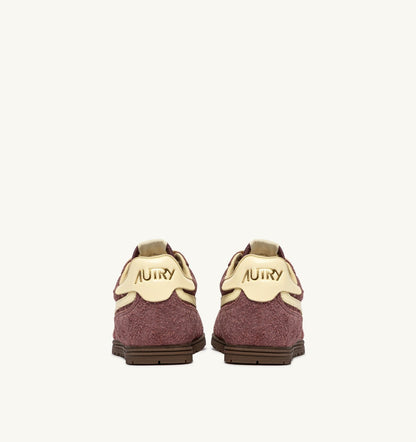 WINDSPIN SNEAKERS IN CHIANTI AND RUTABAGA SUEDE AND LEATHER - AUTRY Quality