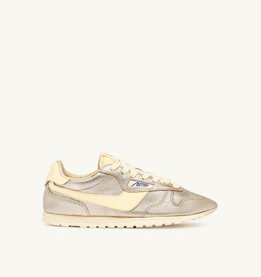 WINDSPIN SNEAKERS IN PLATINUM AND RUTABAGA SUEDE AND LEATHER - AUTRY Everyday