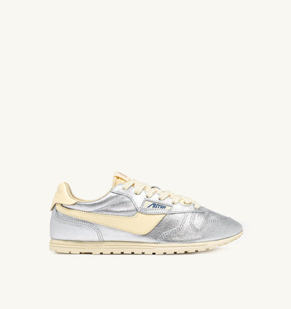 WINDSPIN SNEAKERS IN SILVER AND RUTABAGA SUEDE AND LEATHER - AUTRY Value