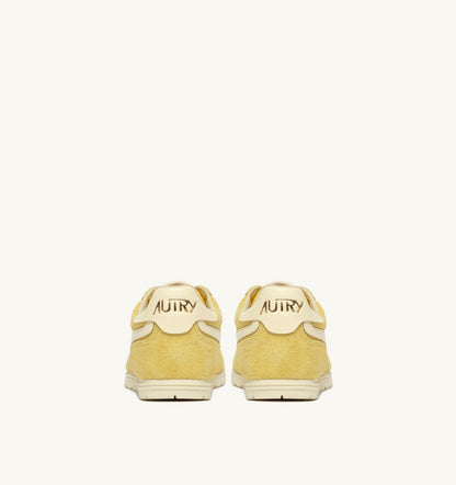 WINDSPIN SNEAKERS IN MIMOSA AND RUTABAGA SUEDE AND LEATHER - AUTRY Classic