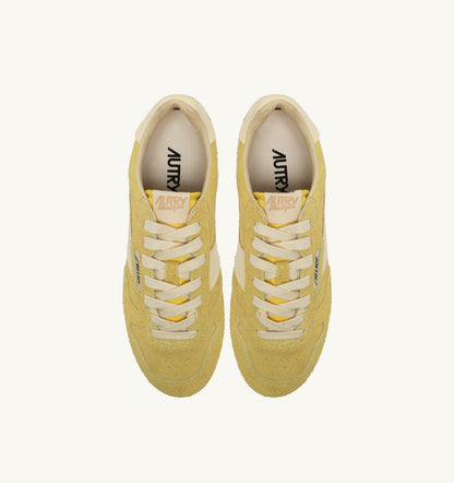 WINDSPIN SNEAKERS IN MIMOSA AND RUTABAGA SUEDE AND LEATHER - AUTRY Classic