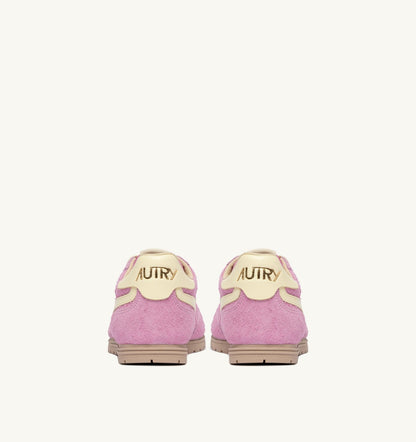 WINDSPIN SNEAKERS IN ROSE POMPADUR AND RUTABAGA SUEDE AND LEATHER - AUTRY Essential