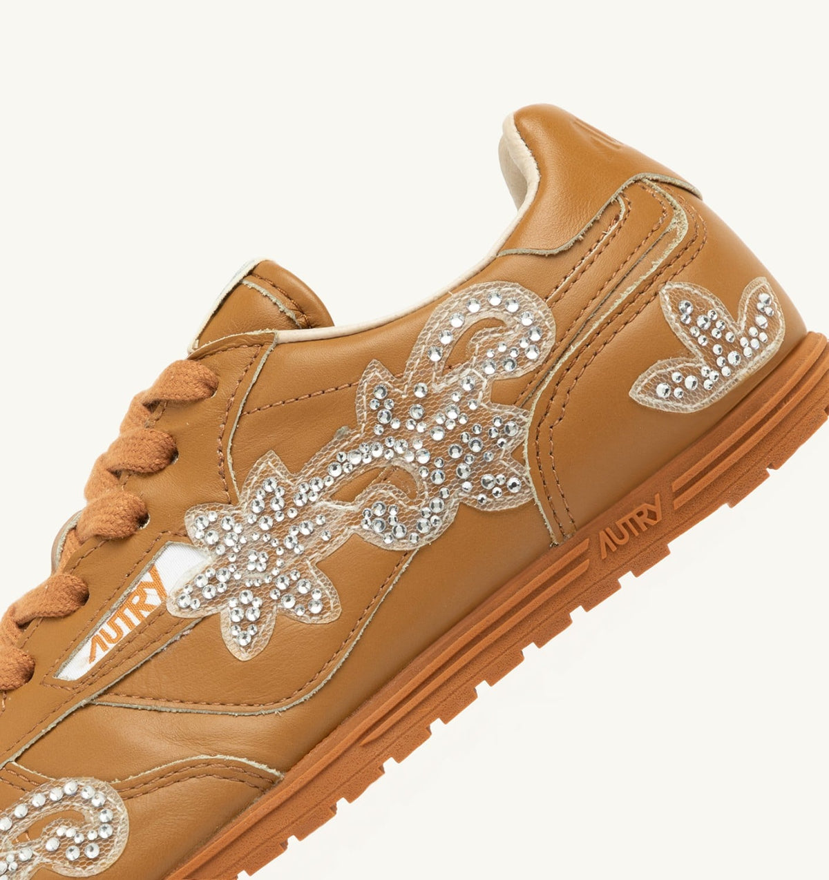 WINDSPIN SNEAKERS IN EARTH LEATHER WITH DECORATIONS - AUTRY Classic