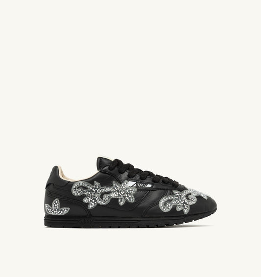 WINDSPIN SNEAKERS IN BLACK LEATHER WITH DECORATIONS - AUTRY Essential