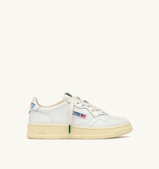 MEDALIST LOW SNEAKERS IN WHITE LEATHER - AUTRY Value