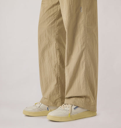 MEDALIST LOW SNEAKERS IN WHITE AND BLACK LEATHER - AUTRY Great Value