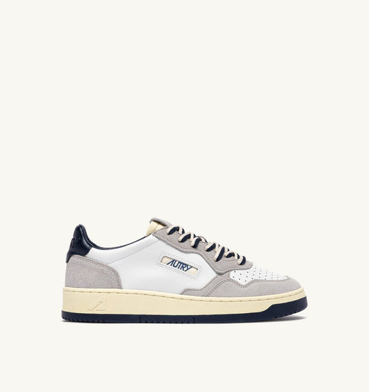 MEDALIST LOW SNEAKERS IN VAPOR AND SPACE SUEDE AND LEATHER - AUTRY Quality