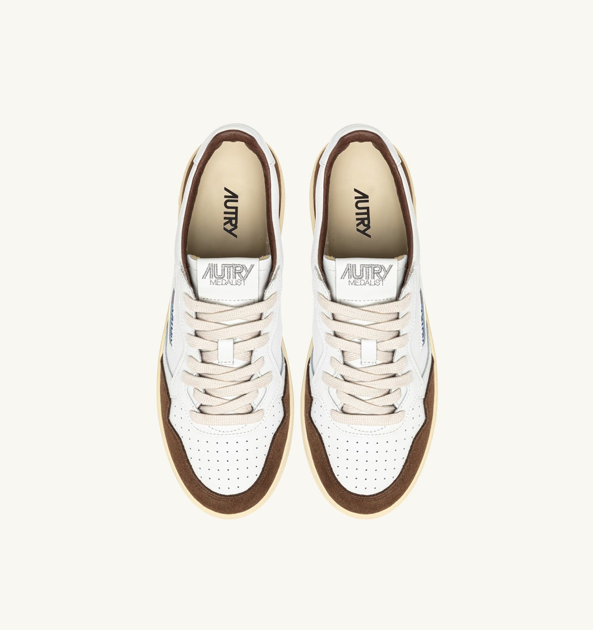 MEDALIST LOW SNEAKERS IN WHITE LEATHER AND TUNDRA SUEDE - AUTRY Classic