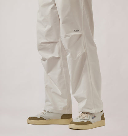 MEDALIST LOW SNEAKERS IN WHITE LEATHER AND GRAY GREEN SUEDE - AUTRY Essential