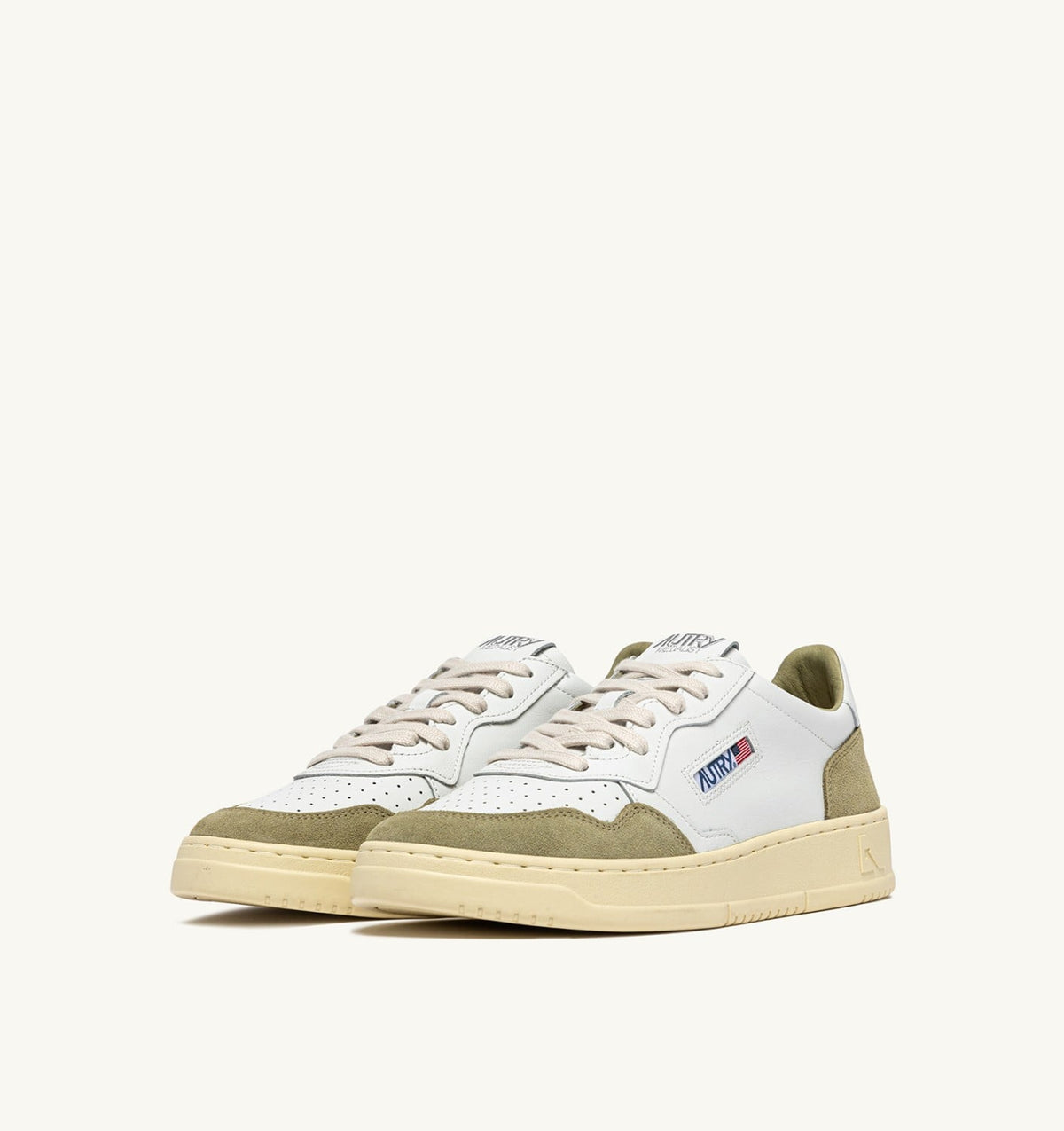 MEDALIST LOW SNEAKERS IN WHITE LEATHER AND GRAY GREEN SUEDE - AUTRY Essential