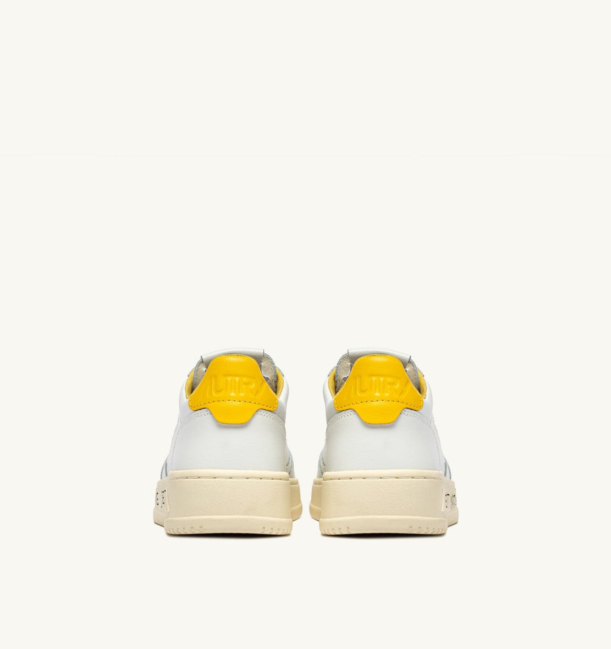 MEDALIST LOW SNEAKERS IN WHITE AND SLICKER LEATHER WITH LETTERING - AUTRY Classic