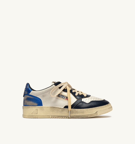MEDALIST LOW SUPER VINTAGE SNEAKERS IN WHITE, SPACE BLUE AND BLUE LEATHER - AUTRY Latest