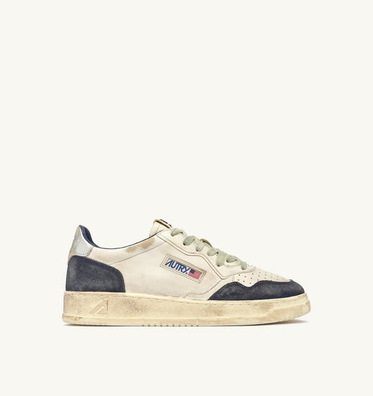 MEDALIST LOW SUPER VINTAGE SNEAKERS IN SPACE BLUE AND SILVER LEATHER SUEDE - AUTRY Everyday