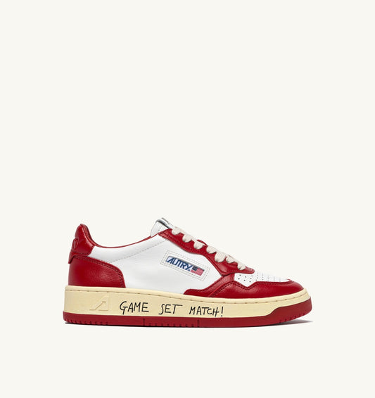 MEDALIST LOW SNEAKERS IN WHITE AND RED LEATHER WITH LETTERING - AUTRY Latest