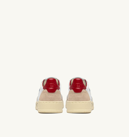 MEDALIST LOW SNEAKERS IN WHITE AND RED SUEDE AND LEATHER WITH LETTERING - AUTRY Everyday