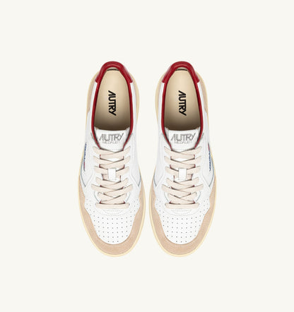 MEDALIST LOW SNEAKERS IN WHITE AND RED SUEDE AND LEATHER WITH LETTERING - AUTRY Everyday