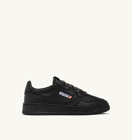 MEDALIST LOW SNEAKERS IN METEORITE LEATHER - AUTRY Great Value