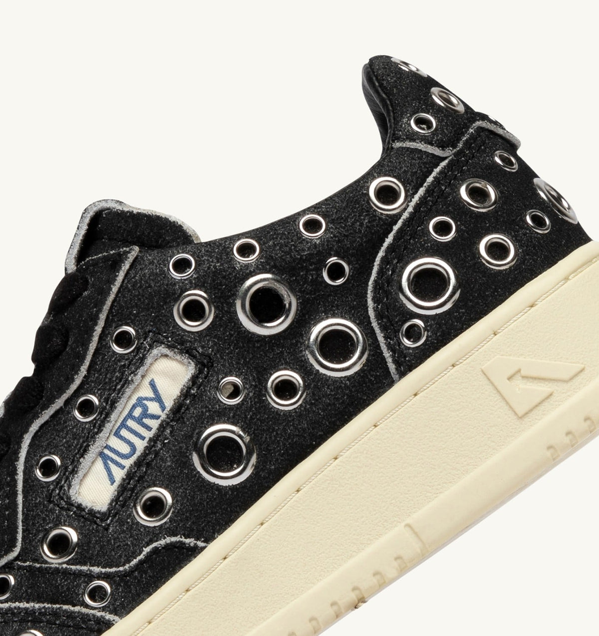 MEDALIST LOW SNEAKERS IN BLACK SUEDE WITH STUDS - AUTRY Latest