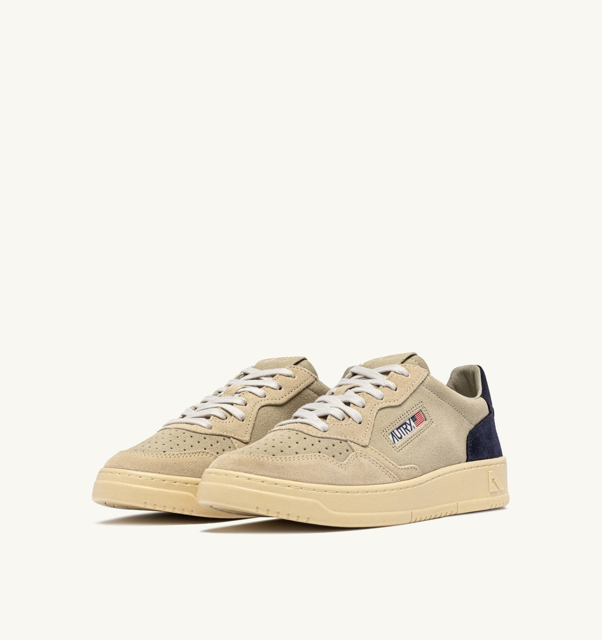 MEDALIST LOW TRICOLOR SNEAKERS IN SUEDE COLOR ECRU PAPYRUS AND BLUE SPACE - AUTRY Quality