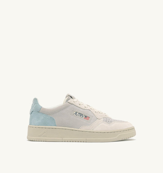 MEDALIST LOW TRICOLOR SNEAKERS IN SUEDE COLOR WHITE SKY AND LOFT - AUTRY Value