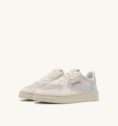 MEDALIST LOW TRICOLOR SNEAKERS IN SUEDE COLOR WHITE SKY AND LOFT - AUTRY Value