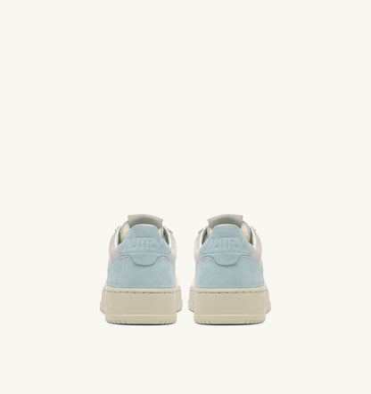 MEDALIST LOW TRICOLOR SNEAKERS IN SUEDE COLOR WHITE SKY AND LOFT - AUTRY Value