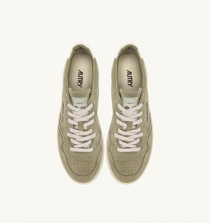 MEDALIST LOW SNEAKERS IN GRAY GREEN AND WHITE SUEDE - AUTRY Quality