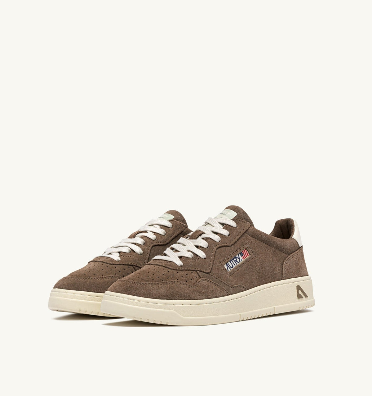 MEDALIST LOW SNEAKERS IN CIGAR AND WHITE SUEDE - AUTRY Classic