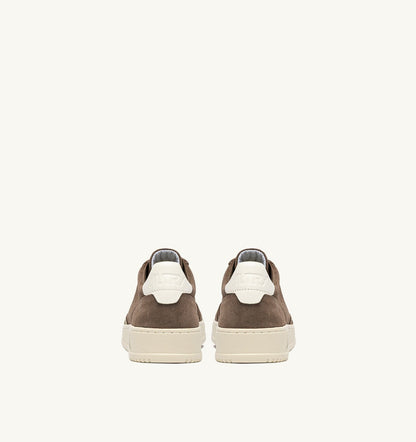 MEDALIST LOW SNEAKERS IN CIGAR AND WHITE SUEDE - AUTRY Classic