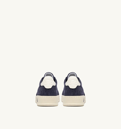 MEDALIST LOW SNEAKERS IN SPACE AND WHITE SUEDE - AUTRY Essential