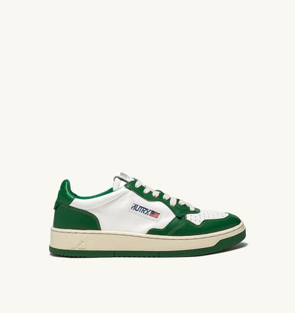 MEDALIST LOW BICOLOR SNEAKERS IN WHITE AND GREEN LEATHER - AUTRY Latest