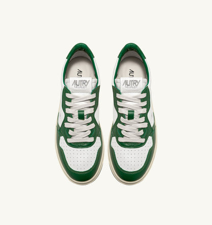 MEDALIST LOW BICOLOR SNEAKERS IN WHITE AND GREEN LEATHER - AUTRY Latest