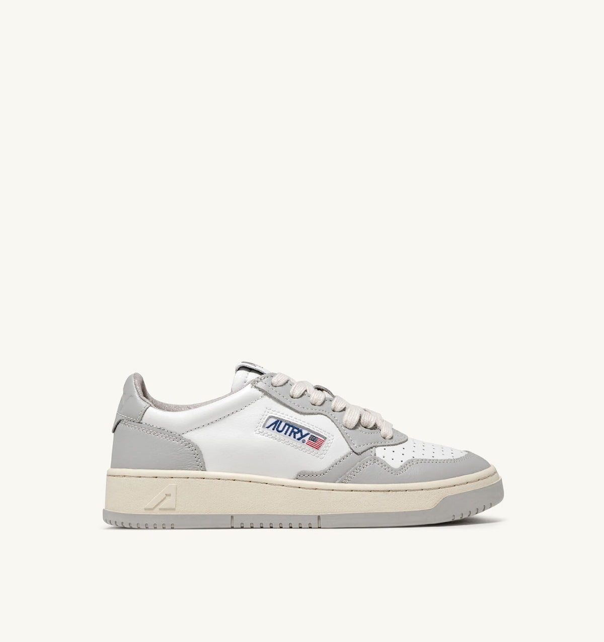 MEDALIST LOW BICOLOR SNEAKERS IN WHITE AND VAPOR LEATHER - AUTRY Essential