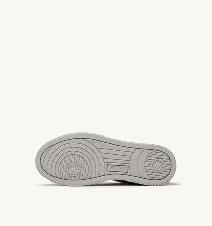 MEDALIST LOW BICOLOR SNEAKERS IN WHITE AND VAPOR LEATHER - AUTRY Essential