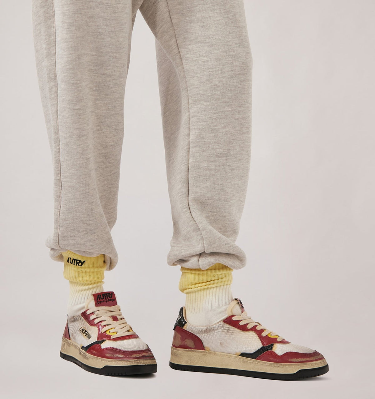 MEDALIST LOW SUPER VINTAGE SNEAKERS IN RED LEATHER AND WHITE MESH - AUTRY Value