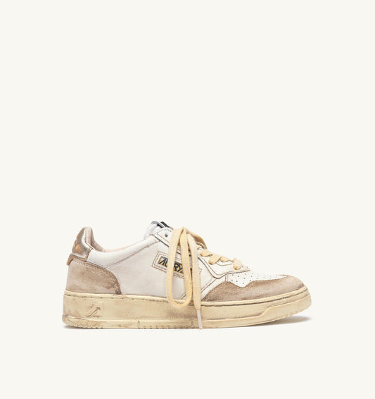 MEDALIST LOW SUPER VINTAGE SNEAKERS IN LEATHER AND SUEDE COLOR WHITE AND GOLD - AUTRY Value