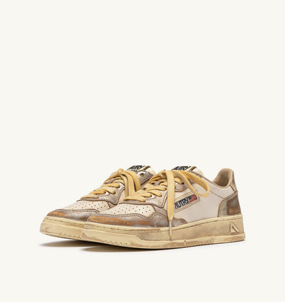 MEDALIST LOW SUPER VINTAGE SNEAKERS IN SILVER AND PLATINUM LEATHER - AUTRY Quality