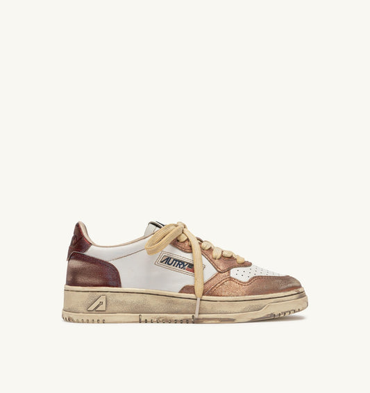 MEDALIST LOW SUPER VINTAGE SNEAKERS IN RISING SUN AND JASPER LEATHER - AUTRY Classic