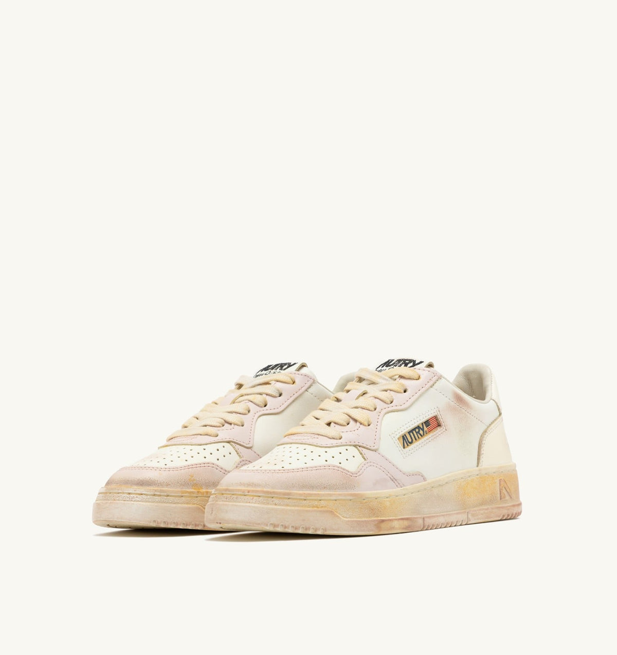MEDALIST LOW SUPER VINTAGE SNEAKERS IN VANILLA WHITE AND MAUVE LEATHER - AUTRY Everyday